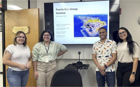 Photo of session participants: Arelys Rivas Jiménez, Natali Colón Santiago, Dr. Jonathan Crooke Rosado, Dr. Laura Vicente Rodríguez.